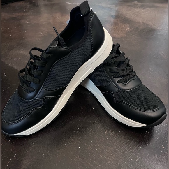 Banana Republic Factory Shoes - Banana Republic Black Knit Sneakers